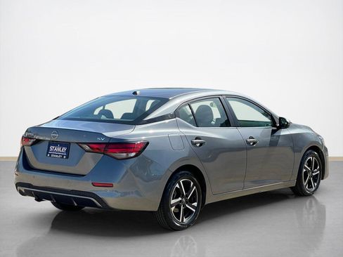 Used 2024 Nissan Sentra SV FWD image 8