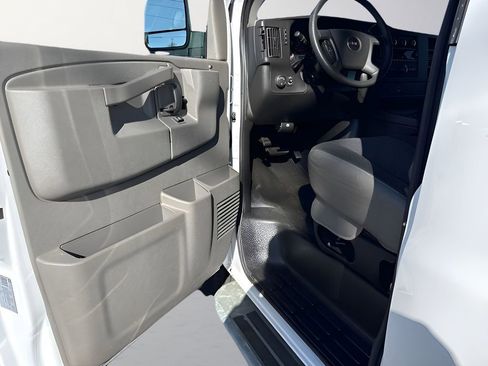 Used 2023 GMC Savana 2500 w/ Driver Convenience Package RWD image 10