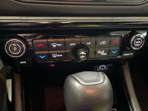 Used 2023 Jeep Compass Altitude w/ Convenience Group image 18