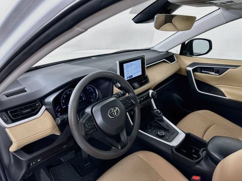Certified 2025 Toyota RAV4 XLE w/ Convenience Package AWD/4WD image 9