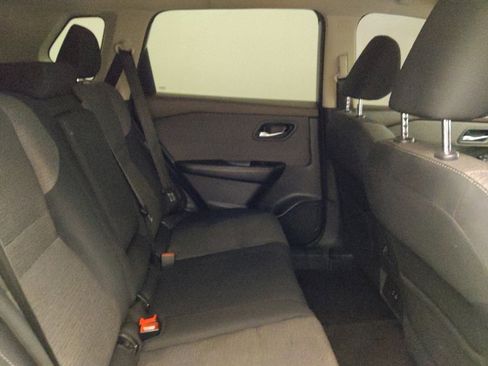 Used 2022 Nissan Rogue SV image 19