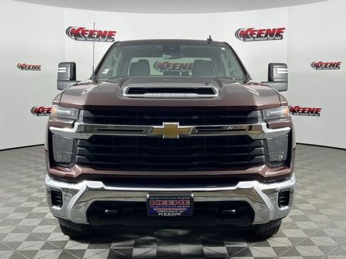 Used 2024 Chevrolet Silverado 2500 LT image 4