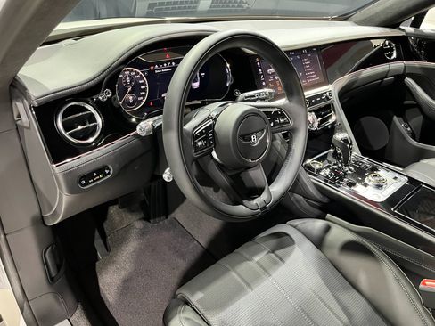 Used 2023 Bentley Flying Spur V8 AWD/4WD image 17
