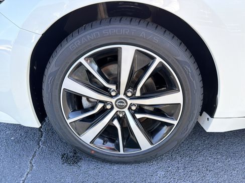 Used 2023 Nissan Maxima SV w/ Floor Mat Group FWD image 26