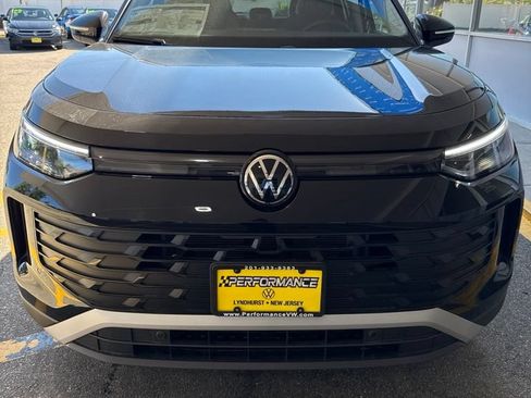 New 2026 Volkswagen Tiguan SE AWD/4WD image 2