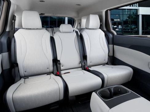 New 2026 Kia Carnival EX FWD image 16