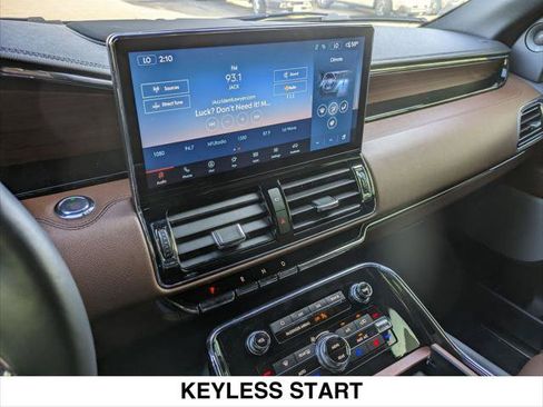 Used 2024 Lincoln Navigator Reserve AWD/4WD image 20