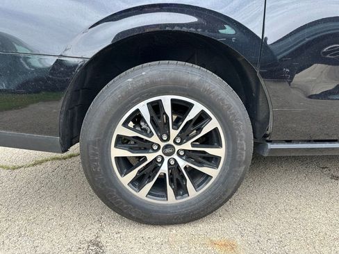 Used 2025 Ford Expedition Max Platinum AWD/4WD image 8