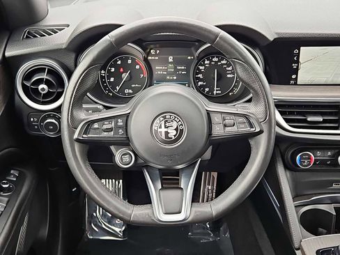 Used 2022 Alfa Romeo Stelvio Ti image 23