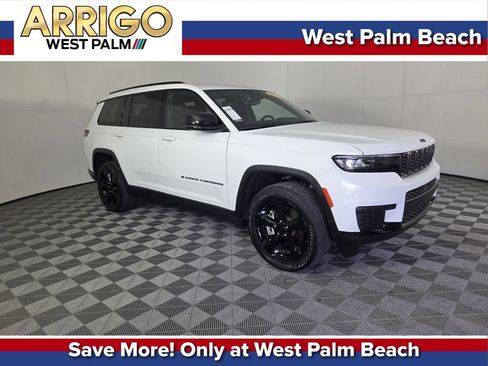 Used 2023 Jeep Grand Cherokee L Laredo RWD image 1