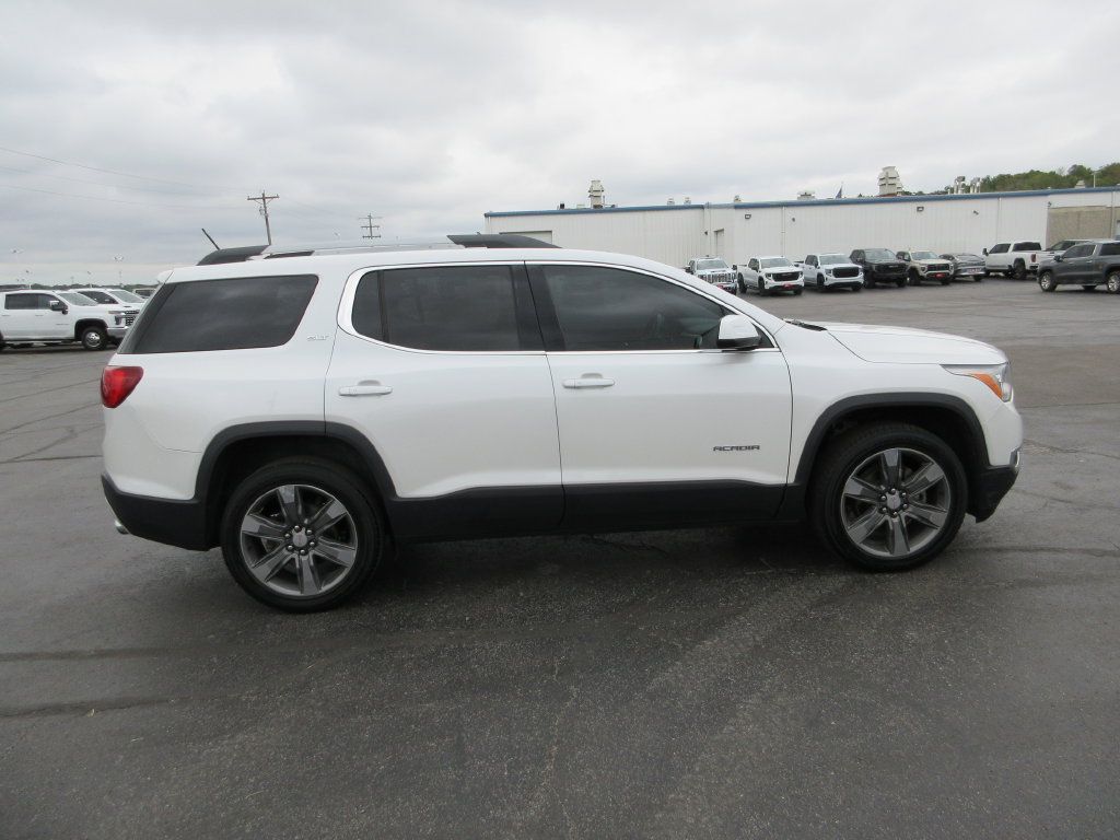 Used 2018 GMC Acadia SLT FWD image 2