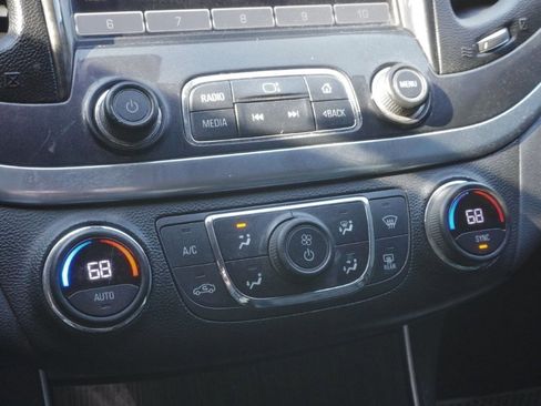 Used 2019 Chevrolet Impala LT image 40