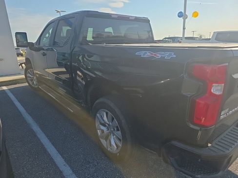 Used 2019 Chevrolet Silverado 1500 Custom w/ Custom Max Trailering Package AWD/4WD image 3