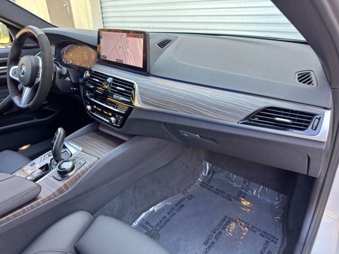 Used 2021 BMW 540i w/ Executive Package RWD image 16