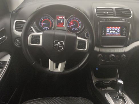 Used 2017 Dodge Journey SE w/ Flexible Seating Group image 22