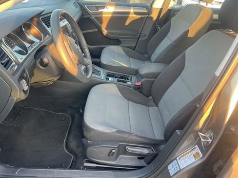 Used 2016 Volkswagen e-Golf SE w/ DC Fast Charging Package image 7