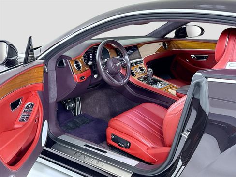 Used 2021 Bentley Continental GT image 12