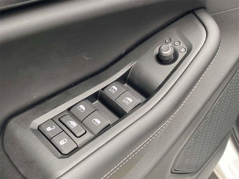 New 2025 Jeep Grand Cherokee Altitude image 45