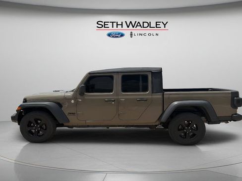 Used 2020 Jeep Gladiator Sport w/ Trailer Tow Package AWD/4WD image 4