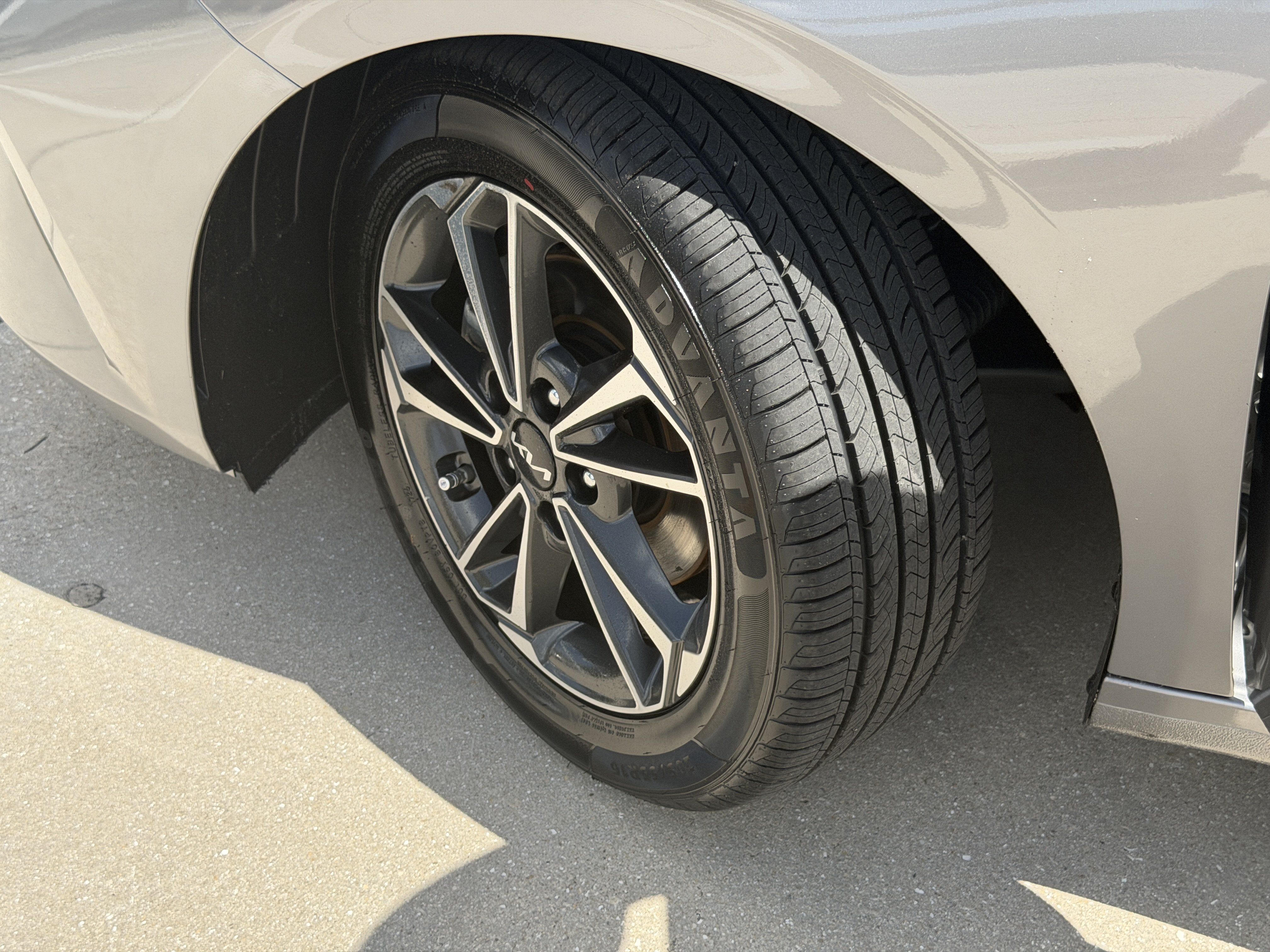 Certified 2023 Kia Forte LXS w/ LXS Technology Package FWD image 32