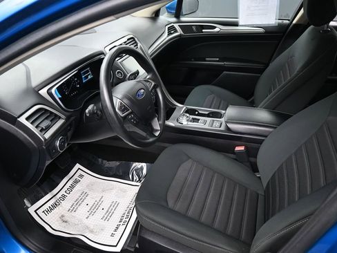 Used 2020 Ford Fusion SE FWD image 25