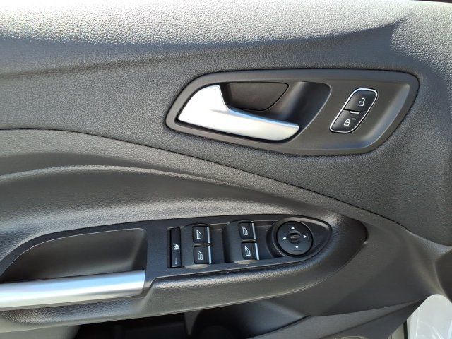 Used 2017 Ford Escape SE w/ Equipment Group 201A AWD/4WD image 13
