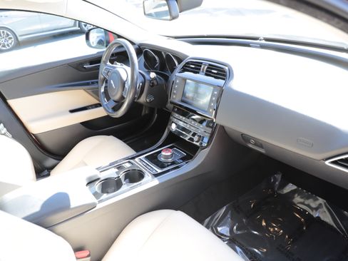 Used 2017 Jaguar XE Premium AWD/4WD image 10