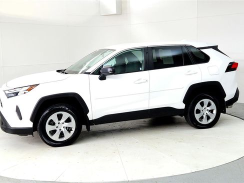 Used 2023 Toyota RAV4 LE image 3
