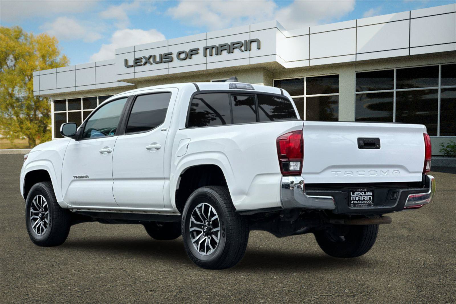 Used 2020 Toyota Tacoma SR5 RWD image 3