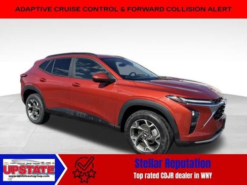 Used 2024 Chevrolet Trax LT w/ Driver Confidence Package image 4