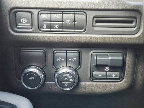 Used 2024 GMC Yukon SLT w/ SLT Premium Package RWD image 20