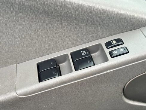 Used 2017 Nissan Frontier SV image 12