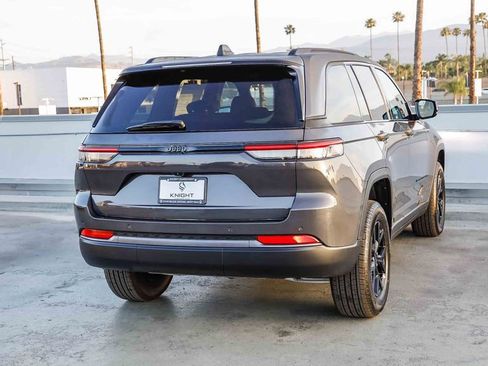 New 2026 Jeep Grand Cherokee Altitude RWD image 9