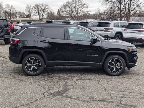 New 2025 Jeep Compass Limited image 2