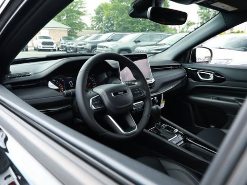 New 2026 Jeep Compass Latitude AWD/4WD image 23