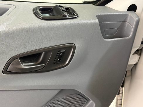 Used 2019 Ford Transit 250 130 Low Roof w/ Exterior Upgrade Package RWD image 31