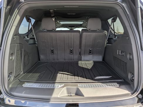 New 2026 Chevrolet Suburban RST image 36