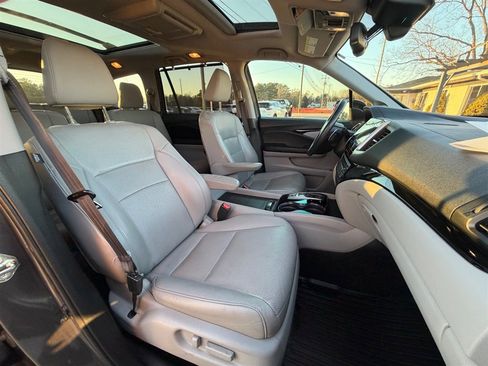 Used 2017 Honda Pilot Elite image 24