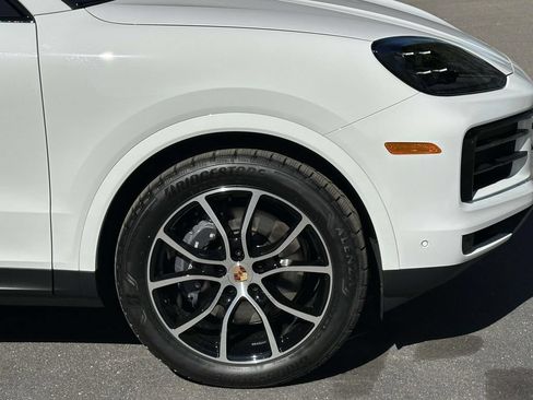New 2026 Porsche Cayenne Coupe AWD/4WD image 9
