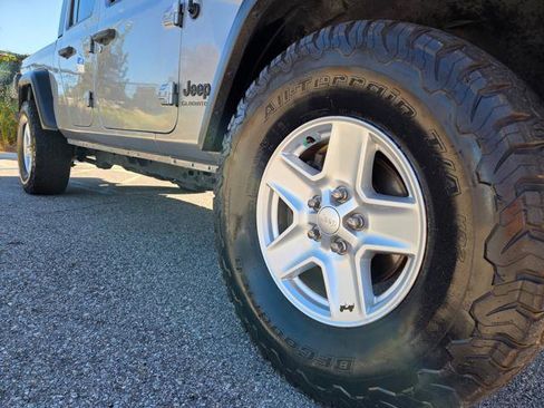 Used 2020 Jeep Gladiator Sport w/ Quick Order Package 24S image 3
