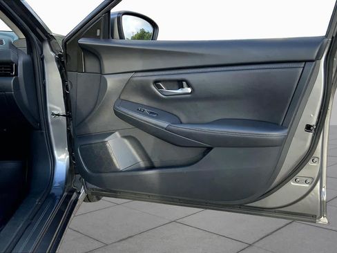 Used 2024 Nissan Sentra SV FWD image 22