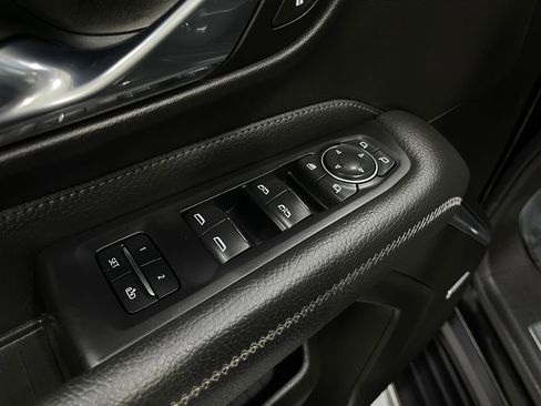 Used 2021 GMC Yukon Denali w/ Advanced Technology Package image 17