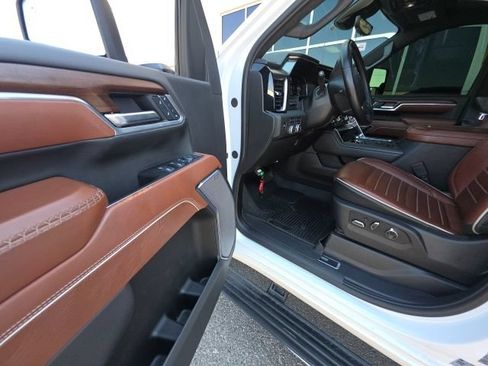 Used 2025 GMC Sierra 2500 Denali Ultimate w/ Max Trailering Package AWD/4WD image 13