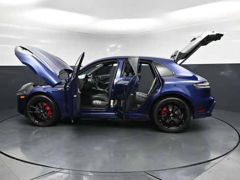Used 2022 Porsche Macan GTS AWD/4WD image 33