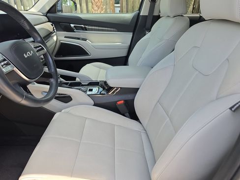 Used 2024 Kia Telluride SX w/ Towing Package FWD image 17