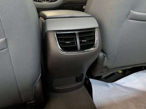Used 2022 Chevrolet Malibu LT FWD image 18