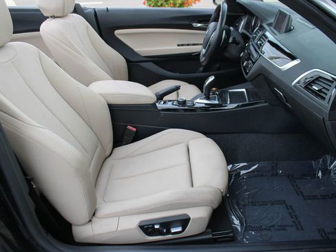 Used 2020 BMW 230i xDrive Convertible w/ Convenience Package image 19