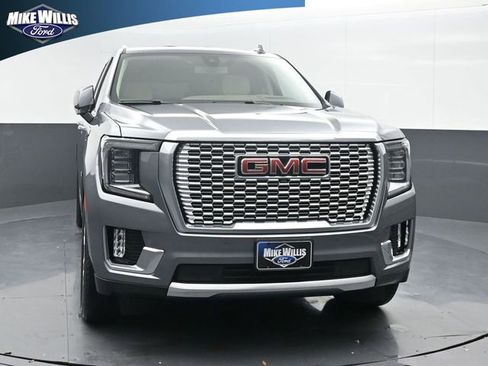 Used 2022 GMC Yukon XL Denali image 2