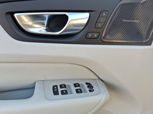 New 2026 Volvo XC60 T8 Ultra w/ Protection Package Premier image 7