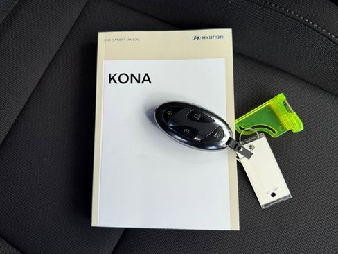 Certified 2025 Hyundai Kona SE image 30